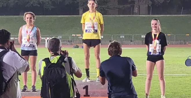 Miranda Cadavieco y Marco Arozamena se cuelgan la medalla de bronce en el Nacional sub 16