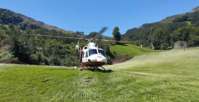 Rescatados en helicóptero dos senderistas de 67 y 74 años enriscados en Arredondo