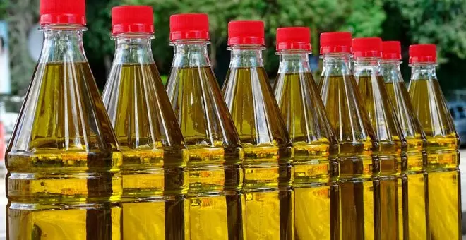 Continúa la 'guerra' del aceite: detectan diferencias de hasta 4,67 euros por litro en un mismo aceite de oliva y supermercado en función de la ciudad