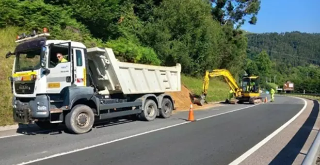 El Gobierno destina 4,2 millones a reparar carreteras y 2,3 millones al transporte escolar