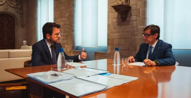 Illa i Aragonès escenifiquen el traspàs de poder amb una darrera reunió al Palau de la Generalitat