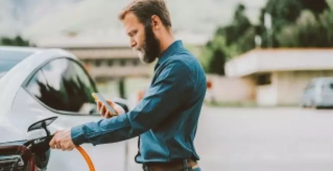 Olvídate de rollos; este banco ha ideado la forma más sencilla de comprar el coche eléctrico que más te guste