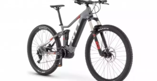 Esta bicicleta eléctrica es una eMTB ligera que se vende en Decathlon con un importante descuento, y 3 años de garantía