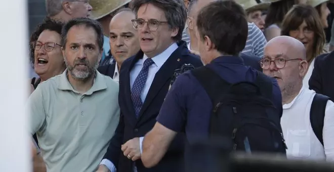 Puigdemont se escondió en tres pisos y permaneció en Barcelona hasta las ocho de la tarde el día de la investidura de Illa