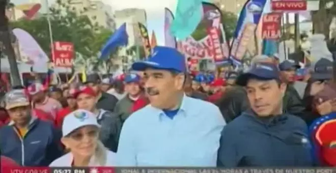 Decenas de miles de venezolanos apoyan en una gran manifestación en Caracas al presidente Nicolás Maduro