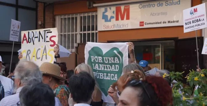 Los vecinos de Carabanchel responden al Gobierno de Ayuso por la gestión sanitaria: dos meses para ir al médico