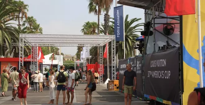 El Race Village de la Copa Amèrica rep aficionats i curiosos en la primera jornada de l'esdeveniment