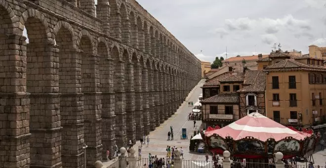 Tres turistas españoles podrían ser multados con 3.000 euros por subir al Acueducto de Segovia para hacer una foto