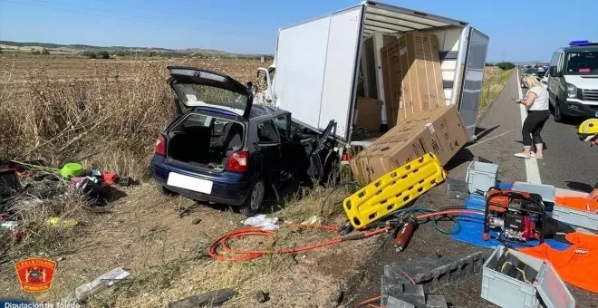 Seis heridos, entre ellos un menor, tras chocar un turismo y un camión en Talavera de la Reina