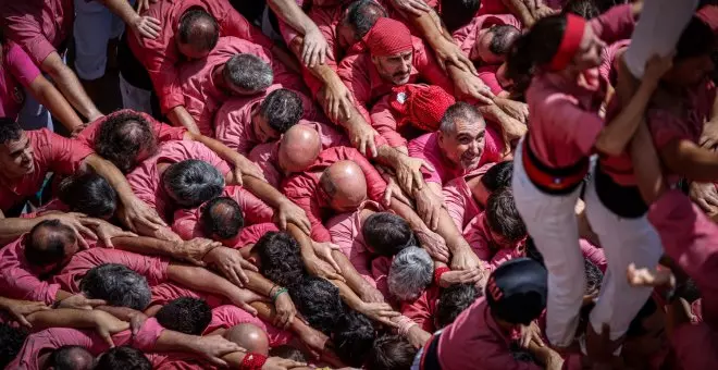 La castellera de la Colla Vella rep l'alta mèdica després de recuperar-se de la caiguda a la diada de Sant Fèlix