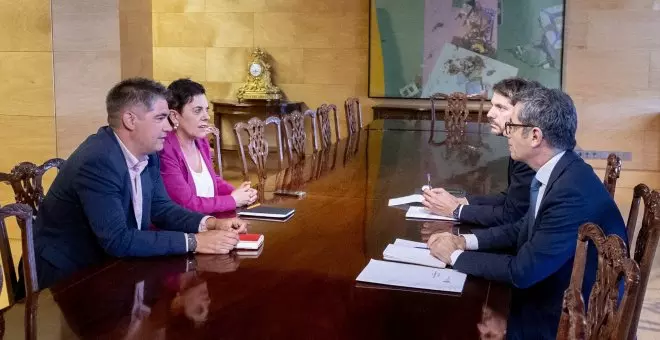 PSOE y Sumar negocian para incorporar las medidas de los socios parlamentarios al plan de regeneración democrática