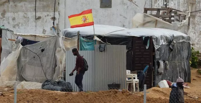 Jornaleros en busca de una "vida digna" en el sur de España: chabolas, incendios, pobreza y brecha de género