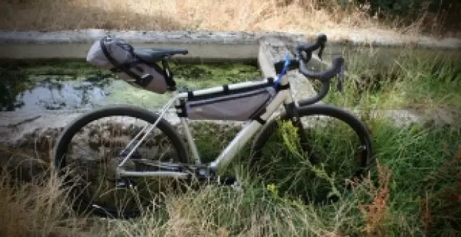 Ponemos a prueba dos bolsas de CamelBak para bicicletas eléctricas de Gravel