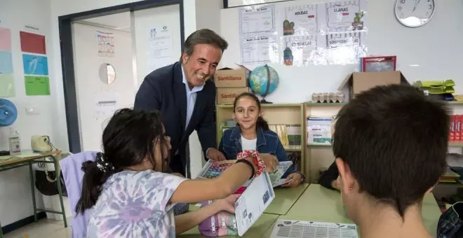 El Ayuntamiento reparte 4.200 agendas escolares en los centros educativos