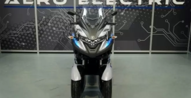 Esta moto eléctrica de tres ruedas se recarga en 15 minutos, utiliza la base de Yamaha y cuenta con una tecnología revolucionaria