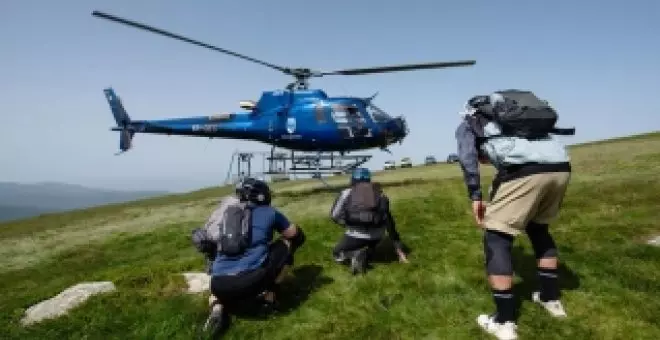 Subir en helicóptero para bajar en bicicleta eléctrica...¡eso se llama Helibike!