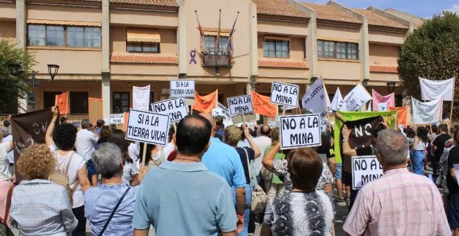 Cientos de personas alzan la voz y dicen 'no' al proyecto de minería de tierras raras en la provincia de Ciudad Real