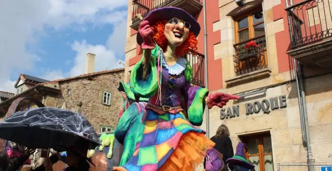 Akelarre", de Carroceros Veteranos, gana el concurso de carrozas de San Mateo