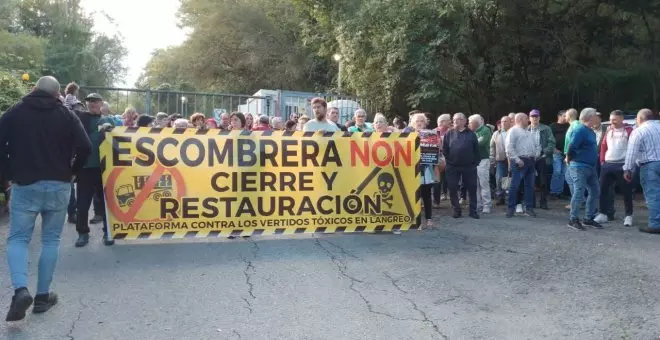 Los vecinos piden desmantelar la escombrera de Lada