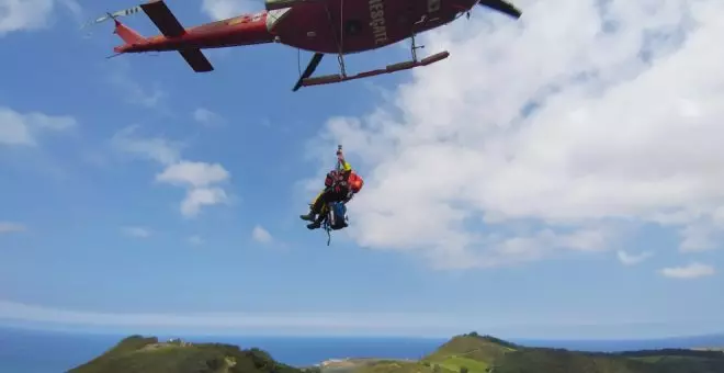 Rescatan el cuerpo sin vida de un hombre en la costa de Castro Urdiales