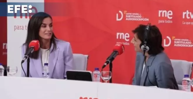 La reina destaca la supresión de barreras en la radio accesible a personas sordas