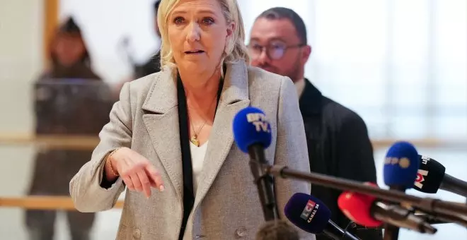 La ultra Le Pen, en el banquillo, acusada de malversar fondos europeos