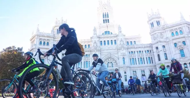 Almeida retirará todas las bicicletas privadas de alquiler de las calles de Madrid