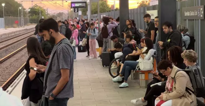 Es mantenen els retards en el segon dia del tall ferroviari entre Tarragona i Barcelona