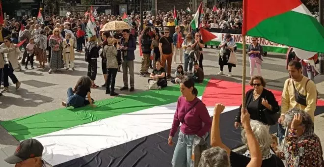 Centenares de personas salen a la calle en Santander para denunciar "un año de genocidio sionista transmitido en directo"