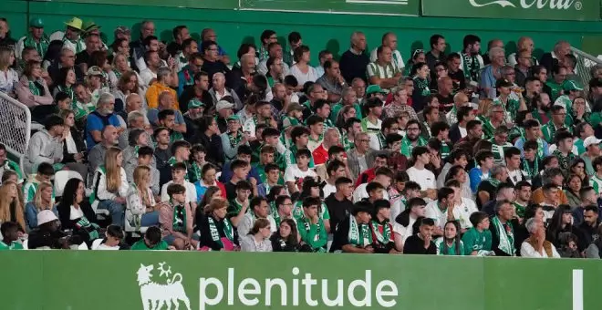 Racing y Levante UD protagonizan un atractivo partido en El Sardinero con apoyo especial a las pacientes de cáncer de mama