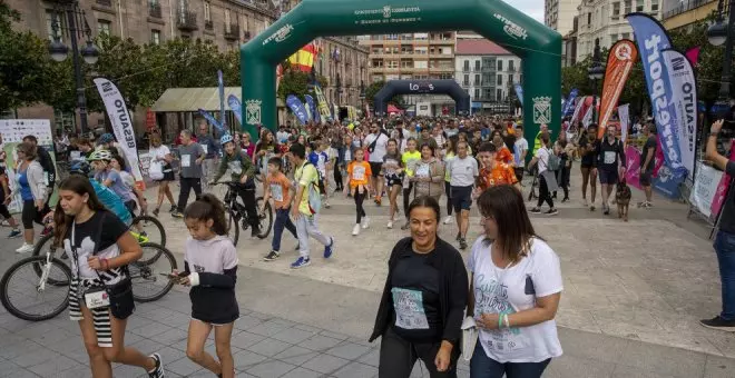 Miles de personas participan en la 37 marcha AMAT contra las adicciones