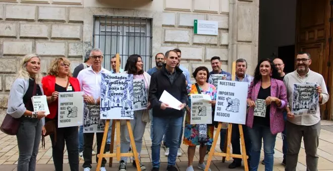 IU acusa al Gobierno de Andalucía de estar del lado de los "especuladores" y reclama 30.000 viviendas públicas