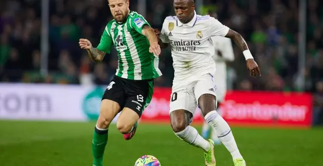 La Audiencia de Sevilla ordena reabrir la causa por insultos racistas a Vinicius en el estadio del Betis