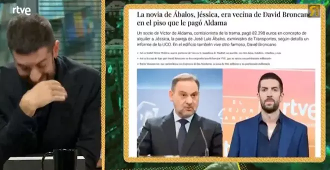 'La Revuelta' se mofa de un artículo que relaciona a Broncano con "la novia de Ábalos"... porque eran vecinos: "La edad de oro del periodismo"