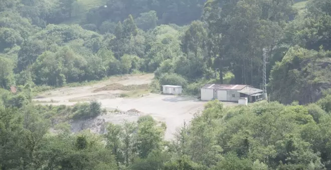 Vecinos de Siero y Xixón se unen contra la ampliación de la mina de fluorita de La Collá