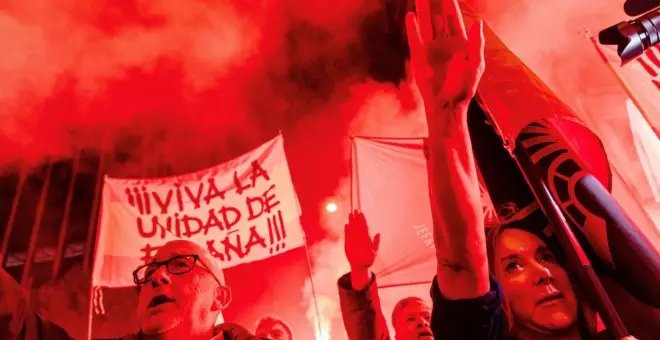 Falangistas y neofascistas españoles se alinean con Meloni y organizan protestas en Madrid contra la migración