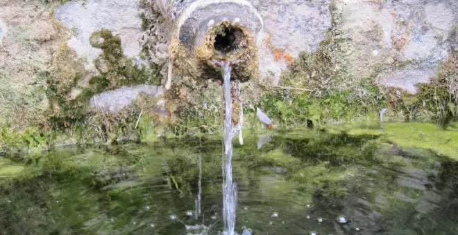 Cancelado un punto de suministro de agua tras detectar un líquido "parecido al aceite" en Santander