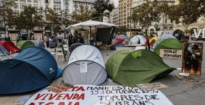 La acampada de València por la vivienda mantiene su protesta y suma más activistas