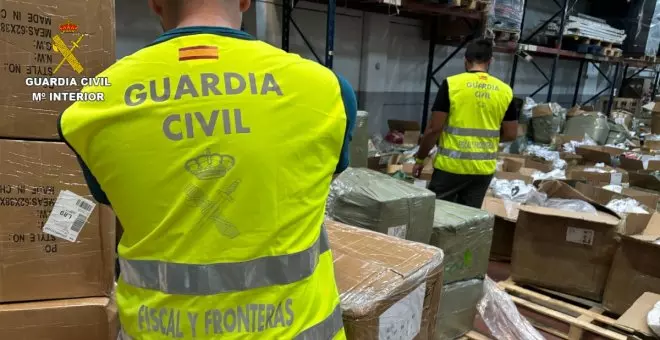 La Guardia Civil interviene casi 74.000 prendas falsificadas valoradas en 1,4 millones en una nave industrial de Toledo