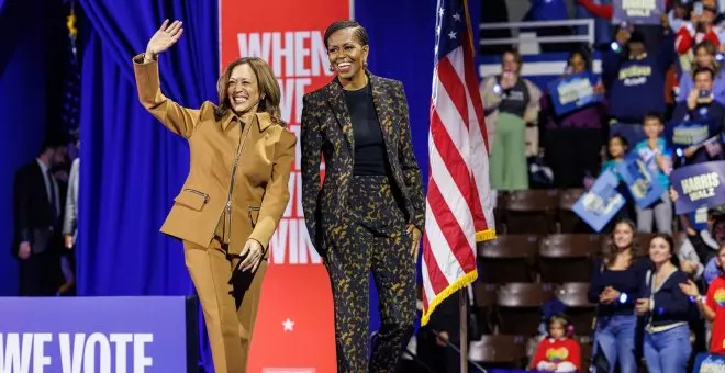 Michelle Obama se une a Kamala Harris en Michigan para señalar el peligro de que Trump vuelva a la Casa Blanca