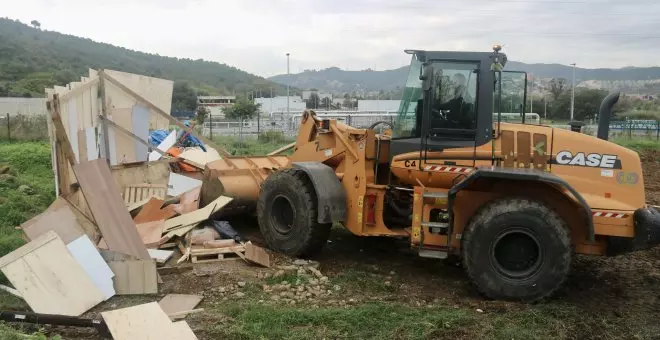 L'Ajuntament de Montcada i Reixac enderroca l'assentament de barraques a tocar de la depuradora