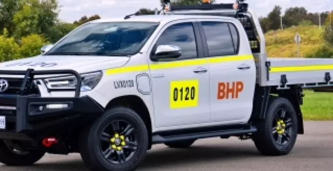 Todavía no puedes comprarla, pero la indestructible Toyota Hilux acaba de estrenar una versión eléctrica