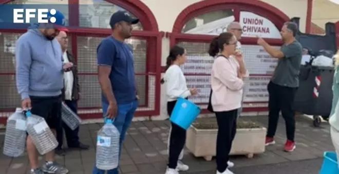 Reparto de agua potable entre los vecinos de Chiva (Valencia)