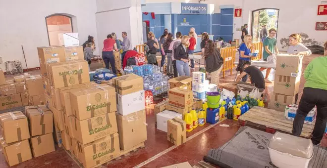 Torrelavega envía más de 60 toneladas de material para los afectados por la DANA