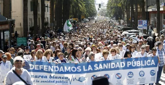 Las mareas buscan 40.000 firmas para presentar una ley que proteja la sanidad pública andaluza