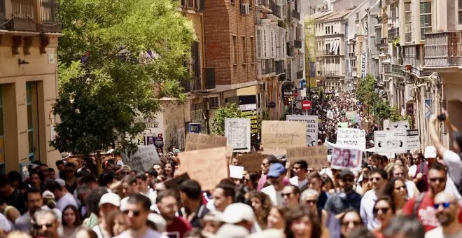 "El alquiler por las nubes, pero no vivimos en el cielo": Sevilla y Málaga arrancan una nueva oleada de protestas por la vivienda