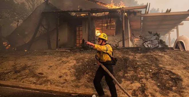 Un incendio en California arrasa más de 8.300 hectáreas y provoca evacuaciones masivas