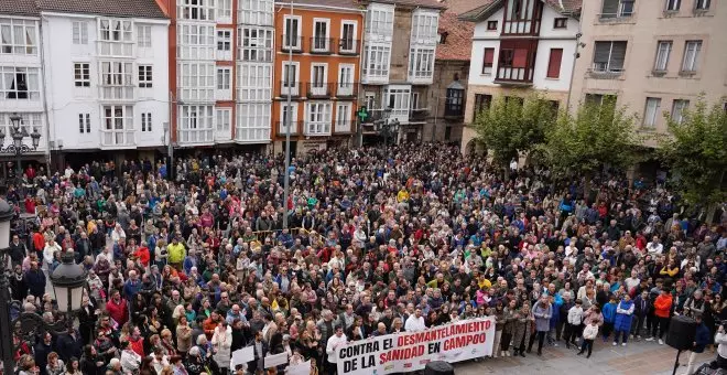 Cerca de 7.000 personas protestan por las calles de Reinosa contra el desmantelamiento de la sanidad pública de Campoo