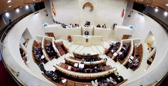 'Tasazo' de las basuras y las retribuciones de los docentes, este lunes en el Parlamento