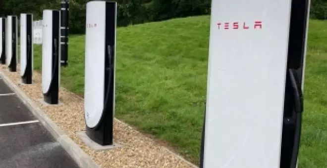 Si ya eran buenos ahora serán excelentes: Tesla anuncia más potencia para los Supercharger V4